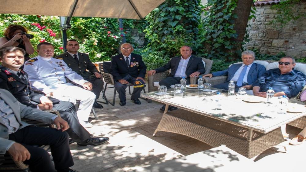 Kuşadası&rsquo;nda il&ccedil;e protokol&uuml; bayramlaştı
