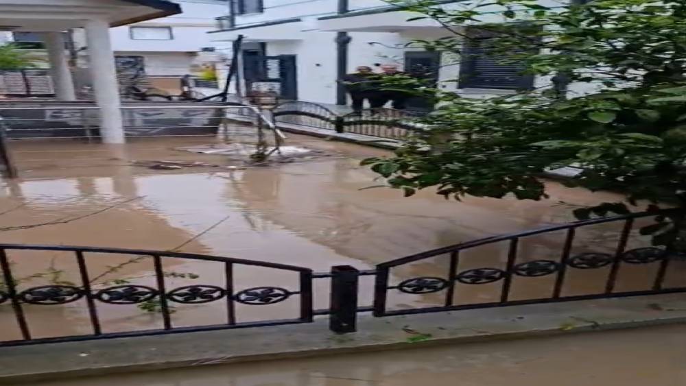 Didim&rsquo;de sağanak yağış etkili oldu
