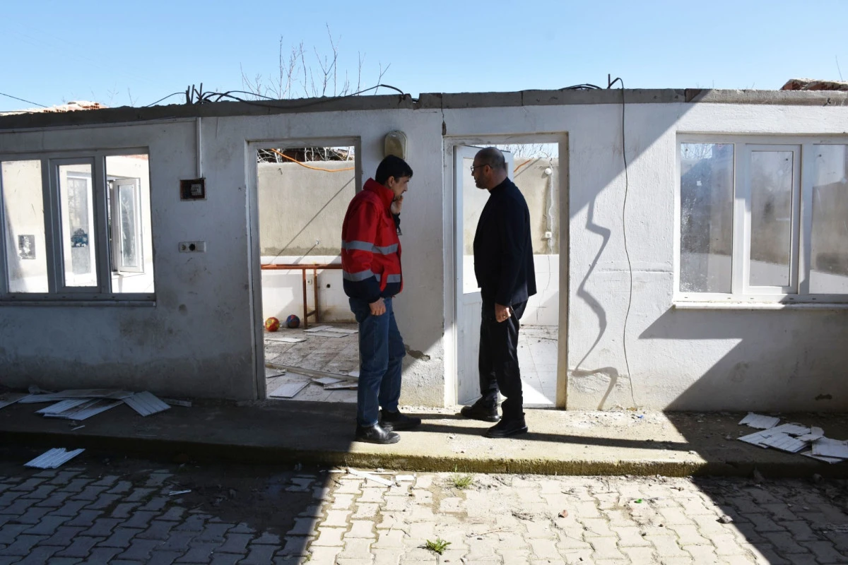 3 MAHALLE EŞ ZAMANLI &Ccedil;ALIŞMAYLA D&Uuml;Ğ&Uuml;N SALONUNA KAVUŞUYOR