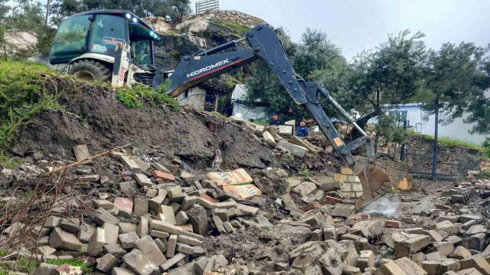 Efeler Belediyesi ekiplerinden &rsquo;ulaşım&rsquo; seferberliği
