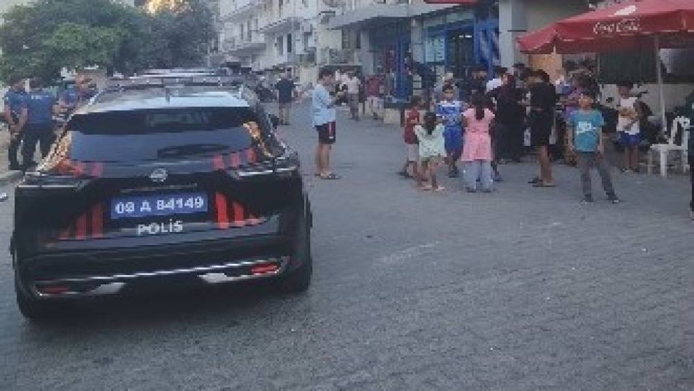 Kuşadası&rsquo;nda telefon tartışması kanlı bitti
