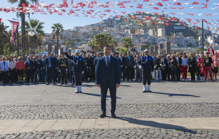 KUŞADASI’NDA CUMHURİYET COŞKUSU BAŞLADI