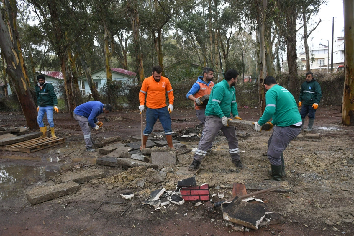 Ada Camping Yerle Bir Edildi: Kamu Yatırımı &Ccedil;&ouml;pe Gitti