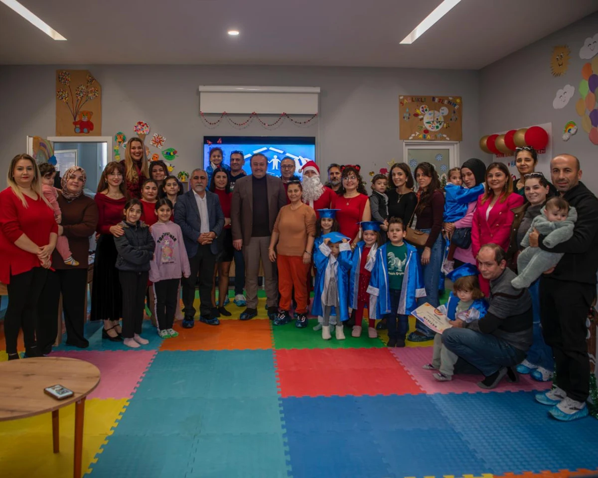 ANNE BABA &Ccedil;OCUK MERKEZİ&rsquo;NDE YENİ YIL COŞKUSU YAŞANDI