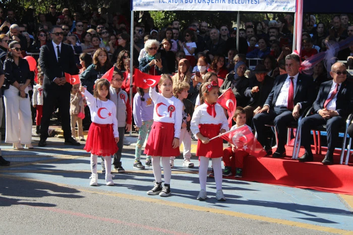 Aydın’da 29 Ekim Cumhuriyet Bayramı coşkuyla kutlandı