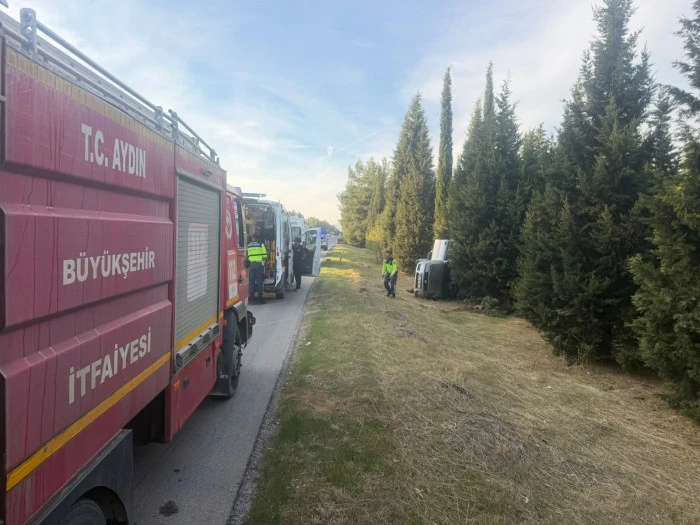 Aydın&rsquo;da otomobil devrildi: 2 yaralı