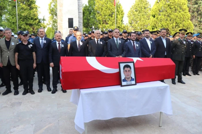 Aydınlı şehit polis memuru Denizli&rsquo;de toprağa verildi