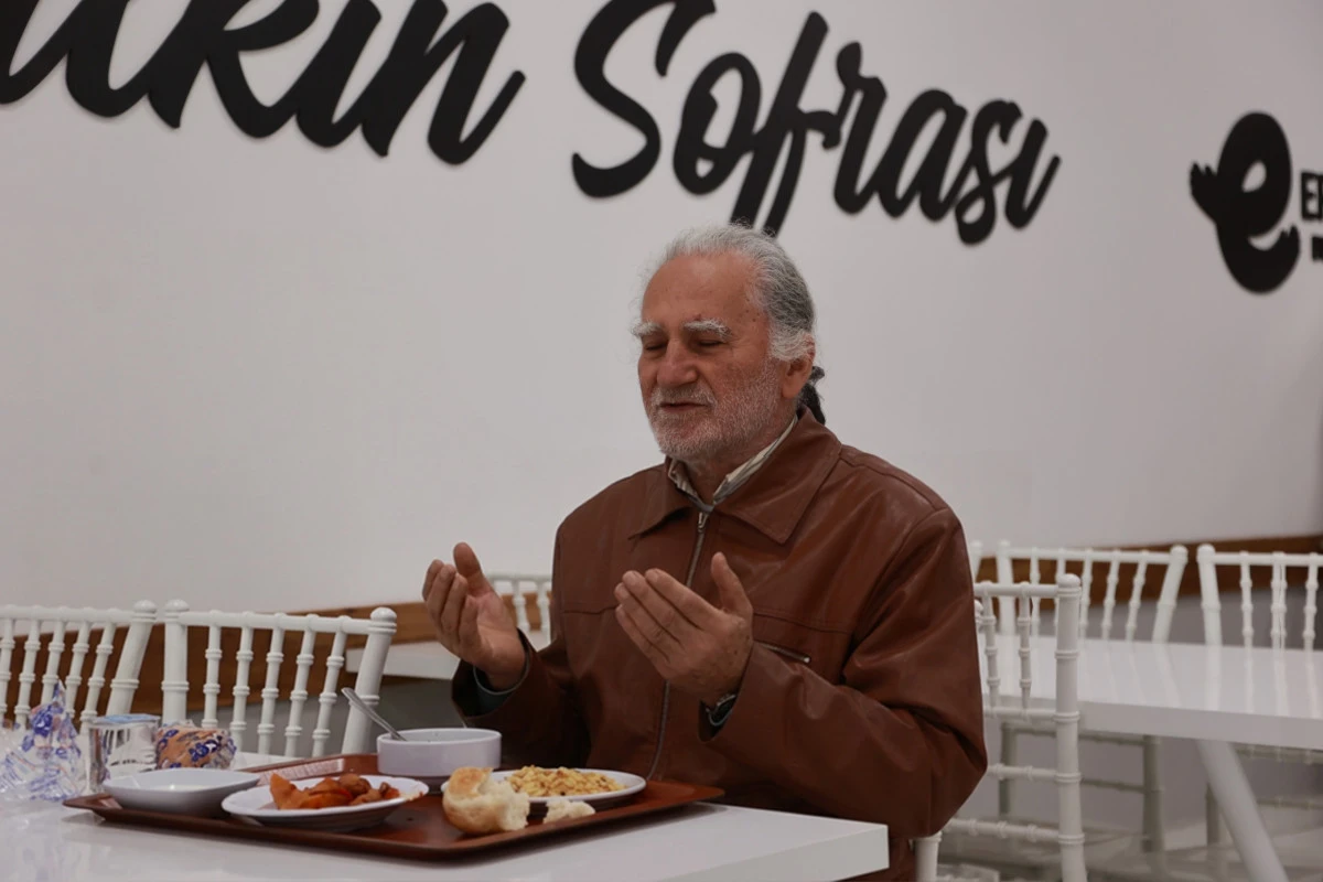 BAŞKAN ANIL YETİŞKİN&rsquo;DEN G&Uuml;LŞAH DURBAY ANISINA ANLAMLI DAVRANIŞ