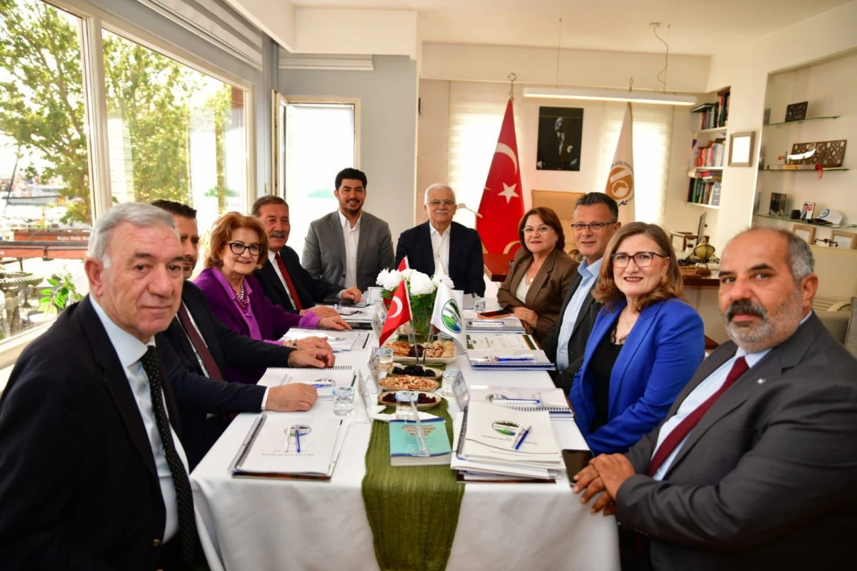 BAŞKAN HATİCE GEN&Ccedil;AY, &Ccedil;EVRECİ BELEDİYELER BİRLİĞİ TOPLANTISINDA YER ALDI