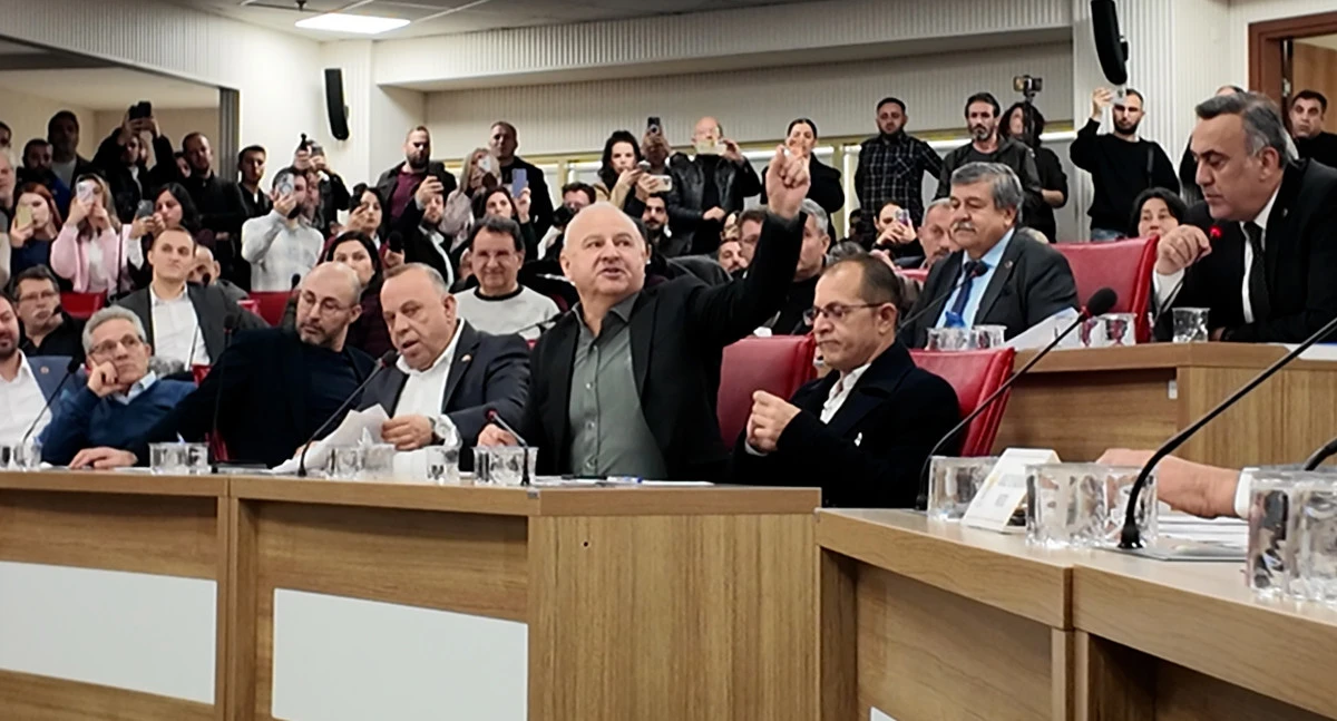 Başkan Kıvrak&rsquo;tan B&uuml;y&uuml;kşehir B&uuml;rokratlarına Tepki: &ldquo;Telefonlarımıza &Ccedil;ıkmıyorlar&rdquo;