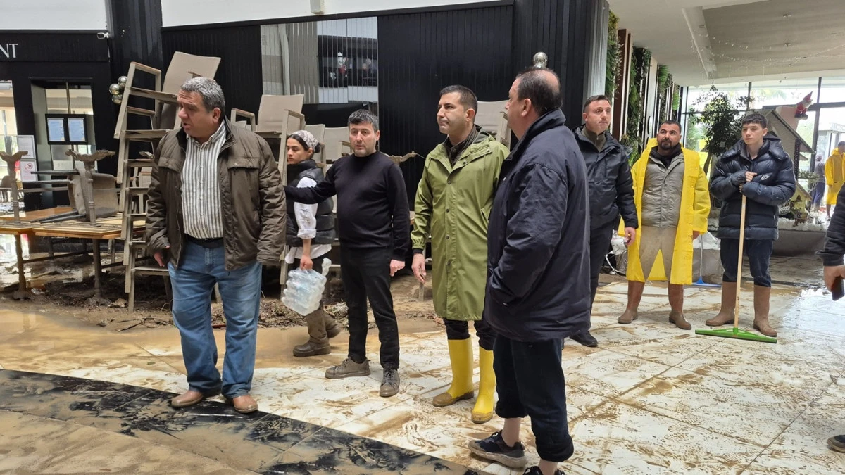 Başkan &Ouml;mer G&uuml;nel Sahada: Afetler, Tedbirler Alınırsa Yaşanmaz
