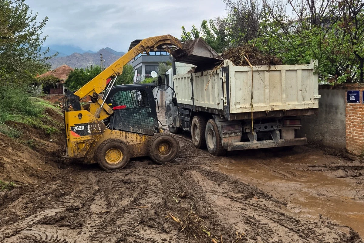 BAŞKAN YETİŞKİN 2025 YILINA HİZMETLERİYLE DAMGA VURDU  KENTİN ULAŞIM AĞI BAŞTAN SONA YENİLENDİ