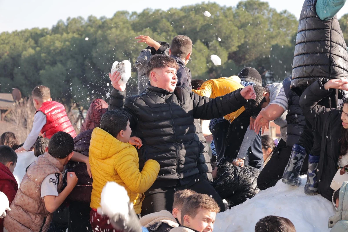 BAŞKAN ZENCİRCİ&rsquo;DEN &Ccedil;OCUKLARA UNUTULMAZ KARNE HEDİYESİ