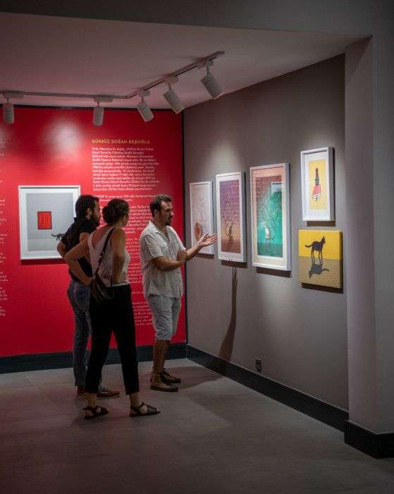 GÜRBÜZ DOĞAN EKŞİOĞLU’NUN “BENİM KEDİLERİM” SERGİSİ ADA MODERN SANAT GALERİSİ’NDE