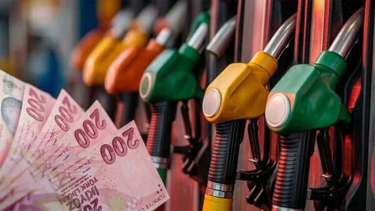 Benzinde 12,48 TL&rsquo;lik zam ihtimali: Litre fiyatı 90 TL&rsquo;yi aşabilir