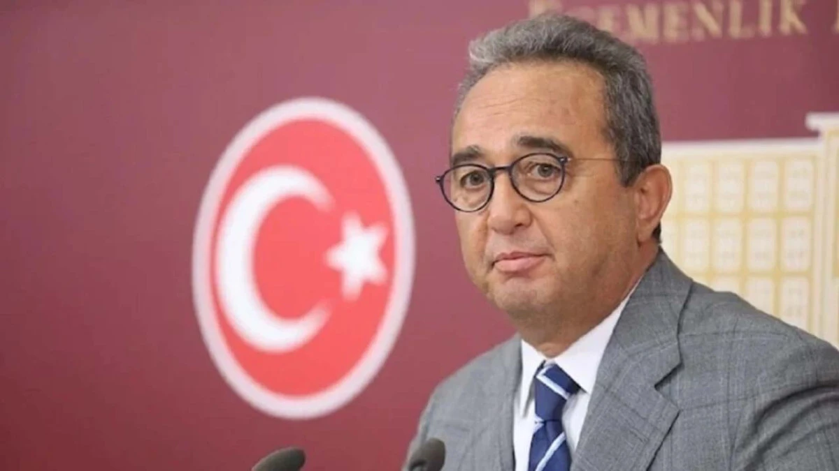 B&uuml;lent Tezcan&rsquo;dan Kuşadası operasyonuna ilk tepki: Bu kez ailem de doğrudan hedef alındı