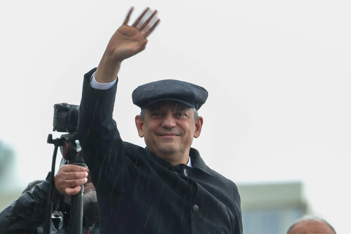 &Ccedil;İNE&rsquo;YE BİR DESTEK DE GENEL BAŞKAN &Ouml;ZG&Uuml;R &Ouml;ZEL&rsquo;DEN GELDİ