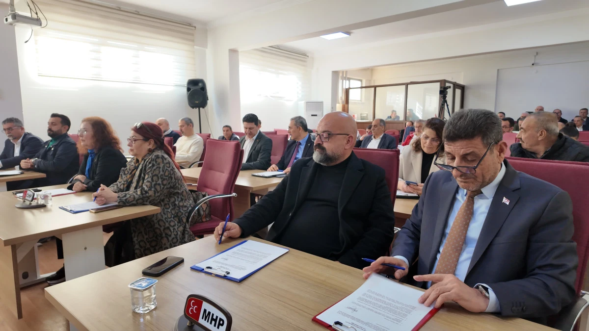 Efeler Belediyesi Meclisi&rsquo;nde &lsquo;İ&ccedil;kili Alan&rsquo; Tartışması