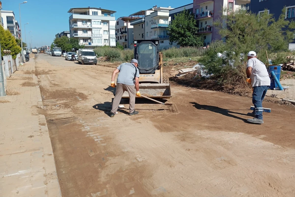EFELER BELEDİYESİ&rsquo;NDEN ANINDA M&Uuml;DAHALE: &Ccedil;AMUR DERYASINA D&Ouml;NEN SOKAK HIZLA TEMİZLENDİ