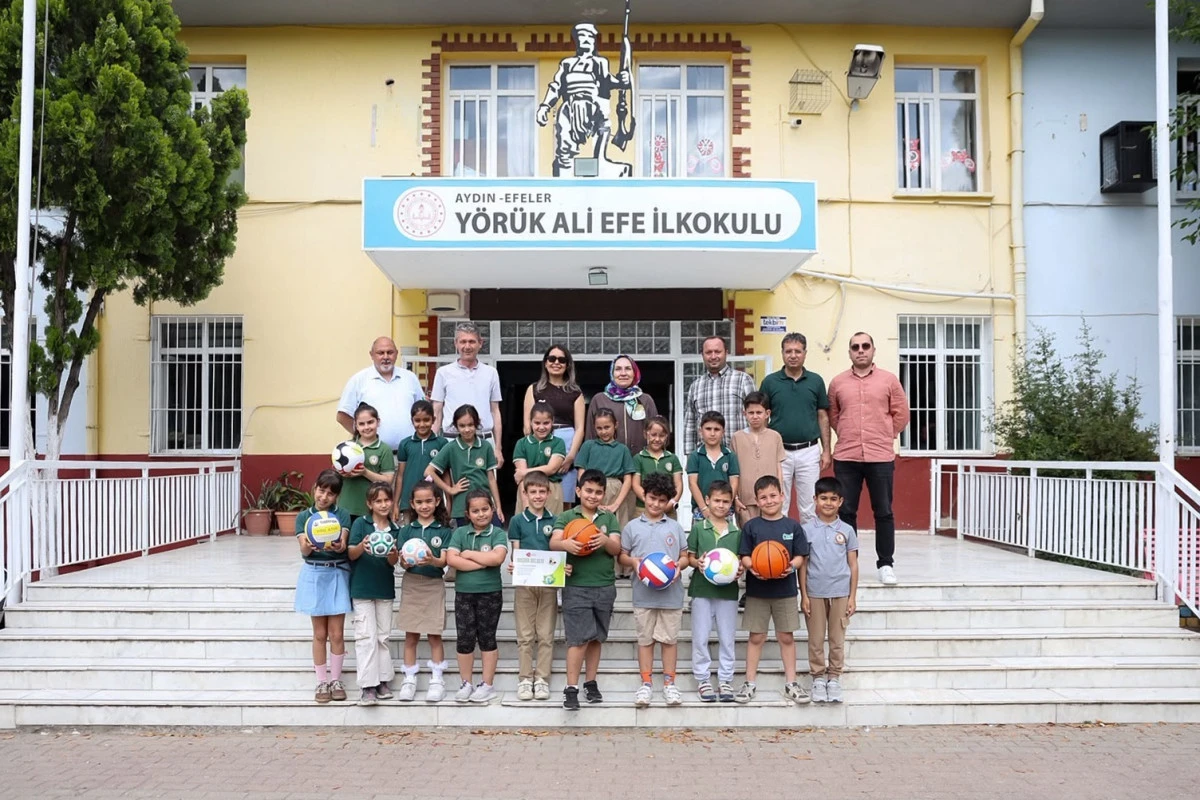 EFELER&rsquo;DE &Ccedil;EVRE SEFERBERLİĞİ: MİNİK &Ccedil;EVRECİLER &Ouml;D&Uuml;LLERİNE KAVUŞTU