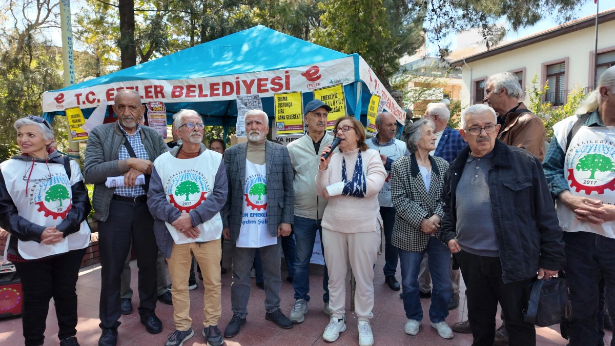 EMEKLİLER MEYDANA &Ccedil;IKIYOR