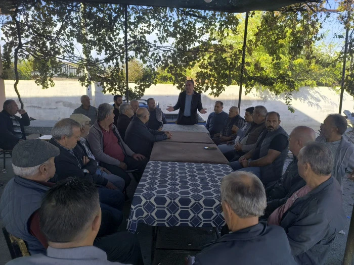 CHP’Lİ EVRİM KARAKOZ GERMENCİK VE EFELER’DE VATANDAŞLA BİR ARAYA GELDİ