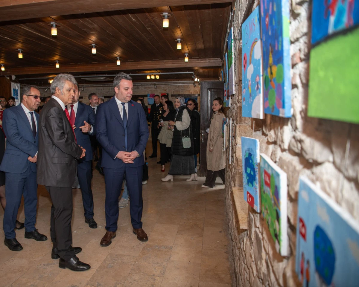 İBRAMAKİ MİNİK SANAT&Ccedil;ILARIN RESİMLERİNE EV SAHİPLİĞİ YAPTI