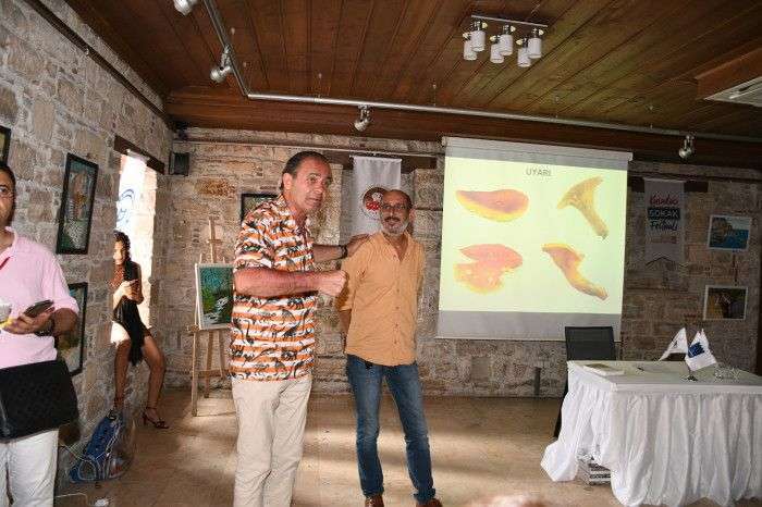 ÜNLÜ MİKOLOG JİLBER BARUTÇİYAN KUŞADASI SOKAK FESTİVALİ’NE KONUK OLDU