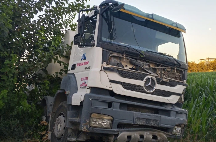 Kalp krizi ge&ccedil;iren beton mikserinin s&uuml;r&uuml;c&uuml;s&uuml; hastanede hayatını kaybetti