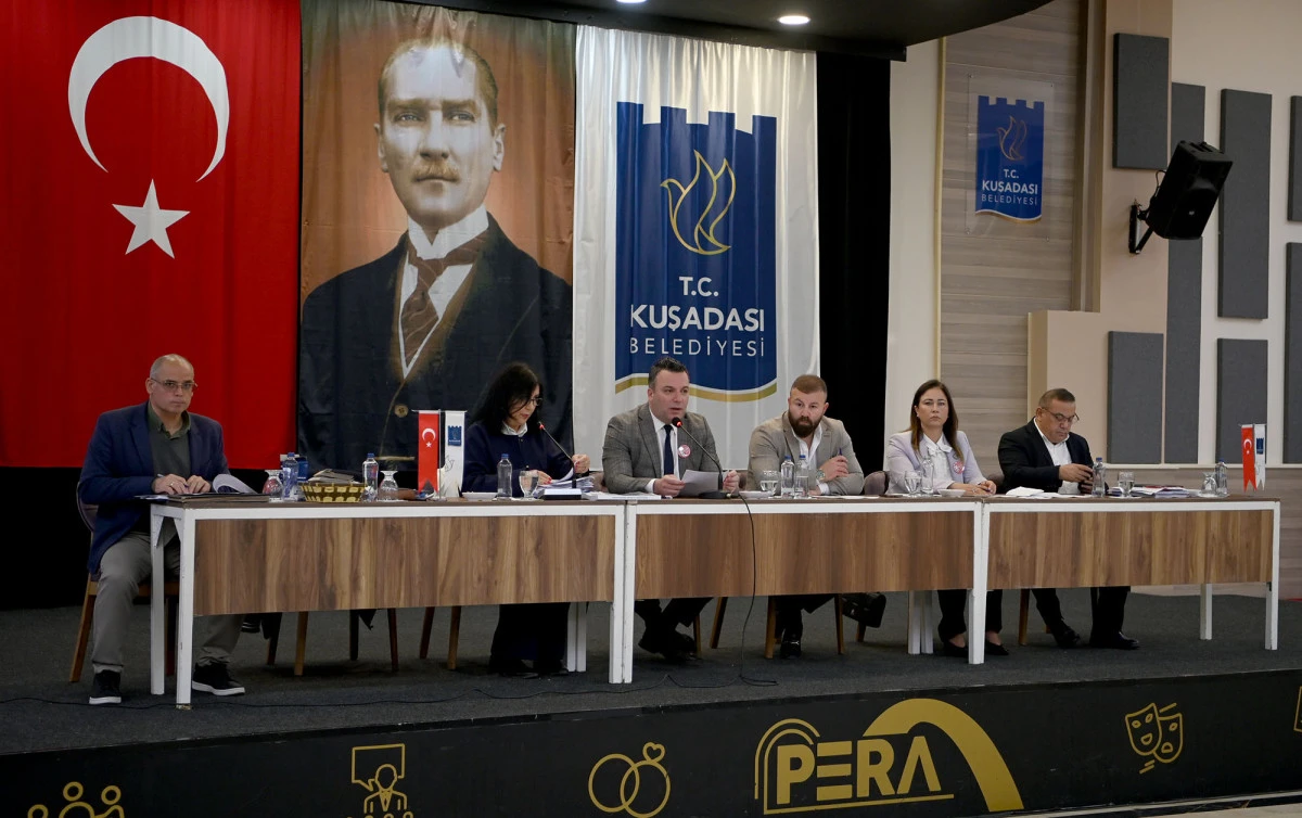 KUŞADASI BELEDİYE MECLİSİ&rsquo;NDE KESİNTİSİZ HİZMET VURGUSU