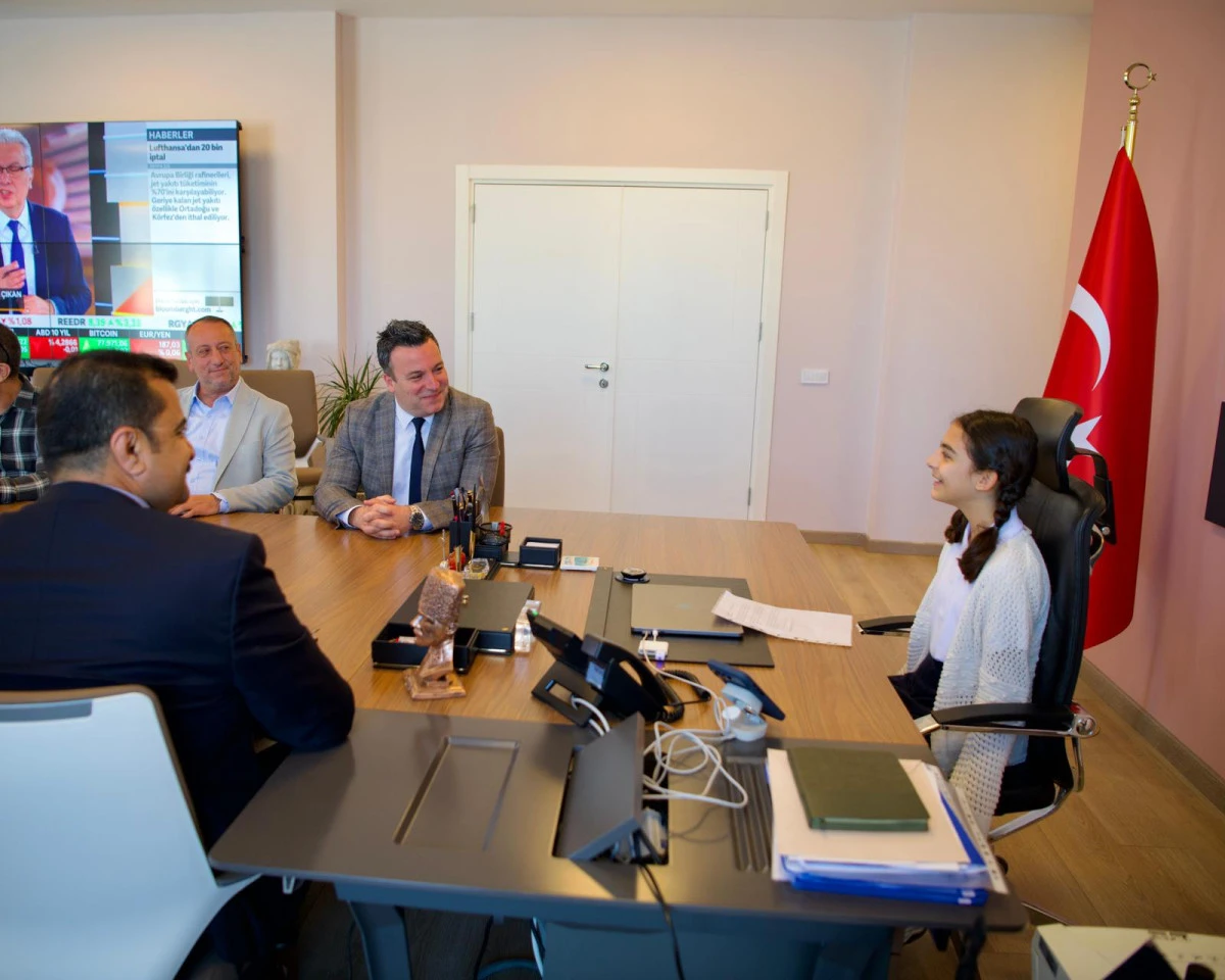 KUŞADASI BELEDİYESİ 23 NİSAN GELENEĞİNİ BU YIL DA DEVAM ETTİRDİ