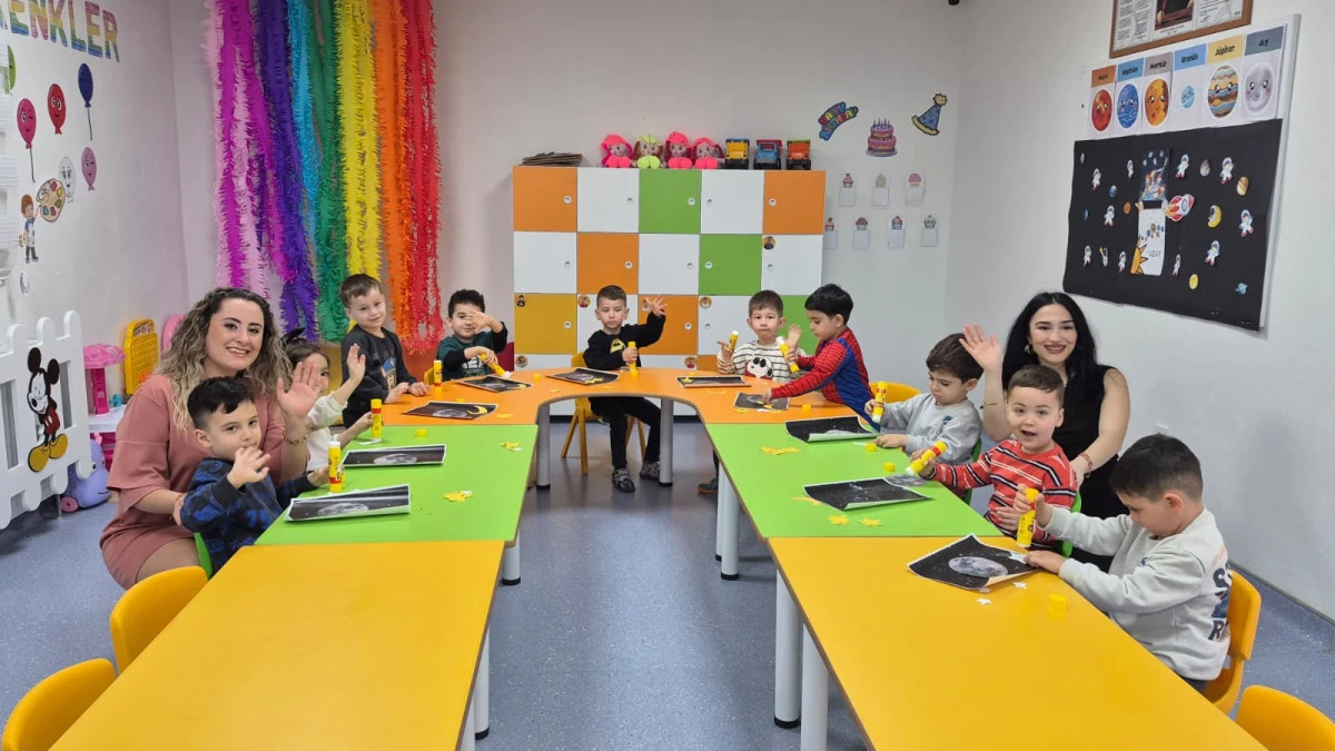 KUŞADASI BELEDİYESİ &Ccedil;OCUK GELİŞİM MERKEZİ&rsquo;NDE MİNİKLER YARINLARA HAZIRLANIYOR