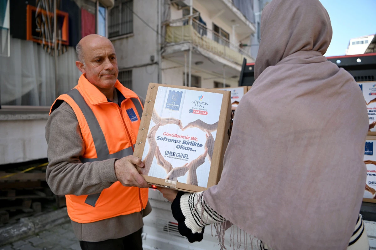 KUŞADASI BELEDİYESİ&rsquo;NDEN 3 BİN 500 AİLEYE RAMAZAN YARDIMI
