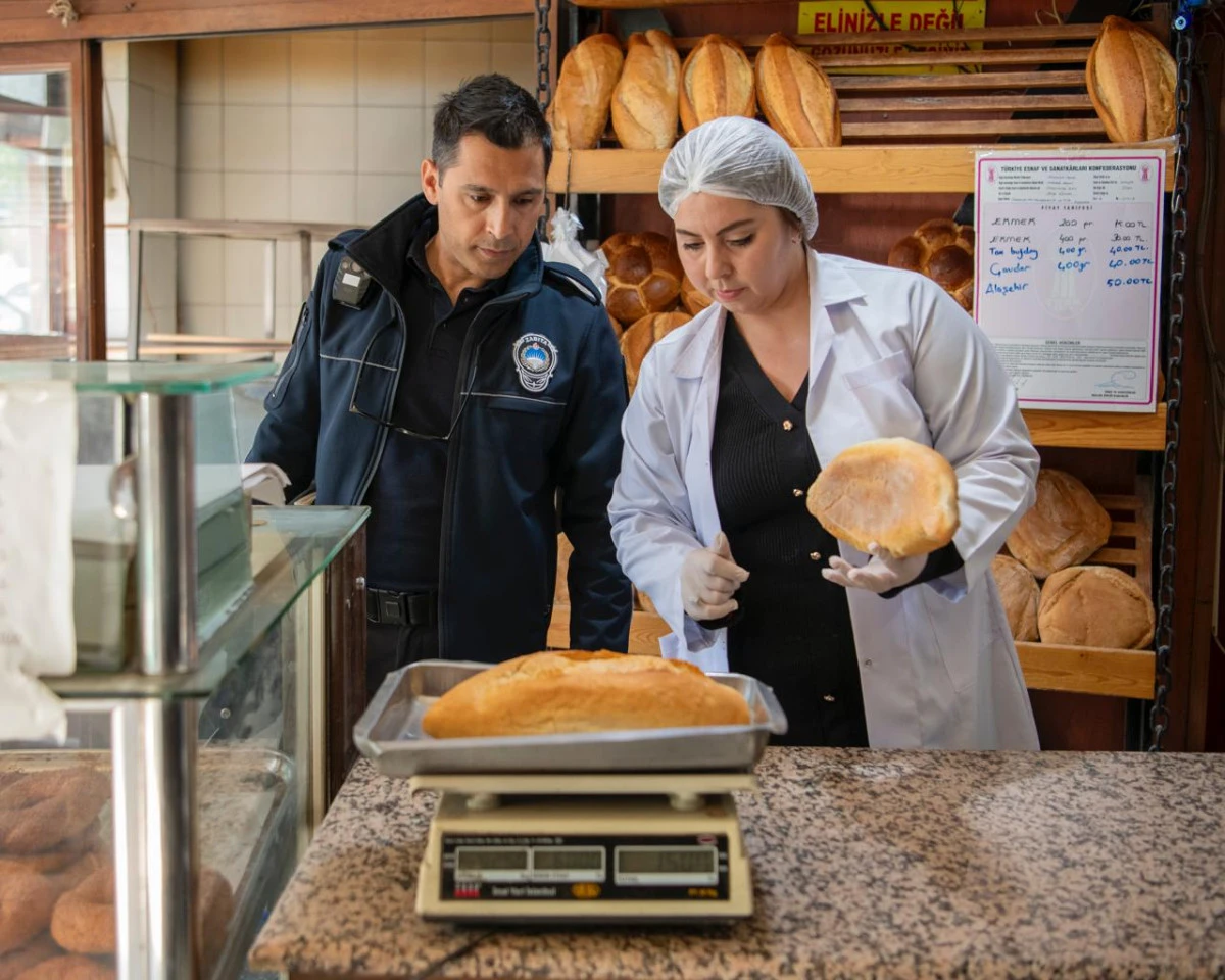 KUŞADASI BELEDİYESİ&rsquo;NDEN EKMEK FIRINLARINA HİJYEN VE GRAMAJ DENETİMİ