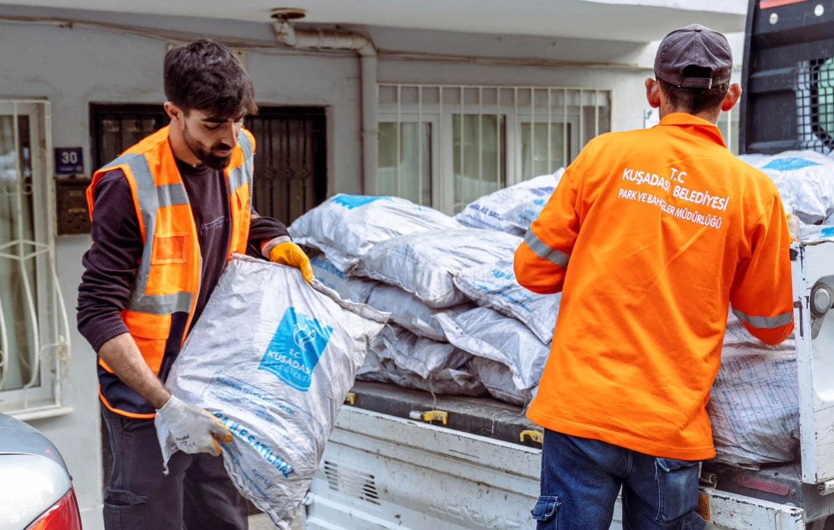 KUŞADASI BELEDİYESİ&rsquo;NİN YAKACAK YARDIMI BAŞLADI