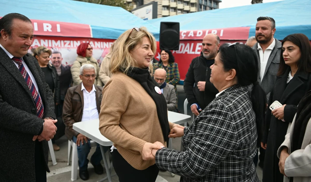 KUŞADASI TEK Y&Uuml;REK: DUYGU G&Uuml;NEL&rsquo;E SEVGİ SELİ; &ldquo;BAŞKAN GERİ D&Ouml;NECEK!&rdquo;