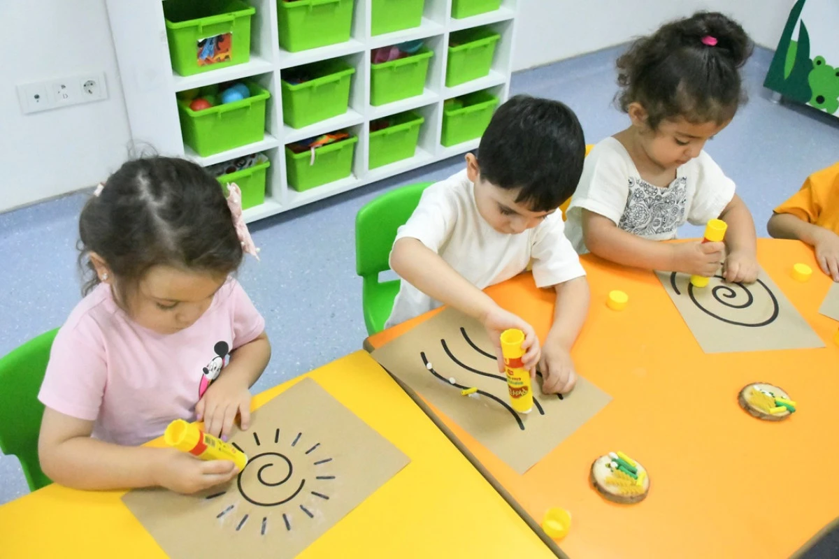 KUŞADASI&rsquo;NDA MİNİKLER GELECEĞE &Ccedil;OCUK GELİŞİM MERKEZİ&rsquo;NDE HAZIRLANIYOR