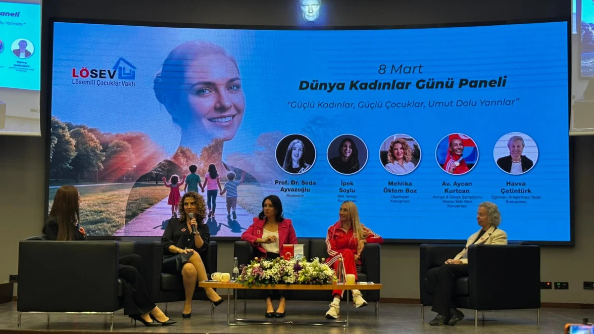 L&Ouml;SEV, 8 Mart D&uuml;nya Kadınlar G&uuml;n&uuml; i&ccedil;in İzmir&rsquo;de Kadınları Bir Araya Getirdi