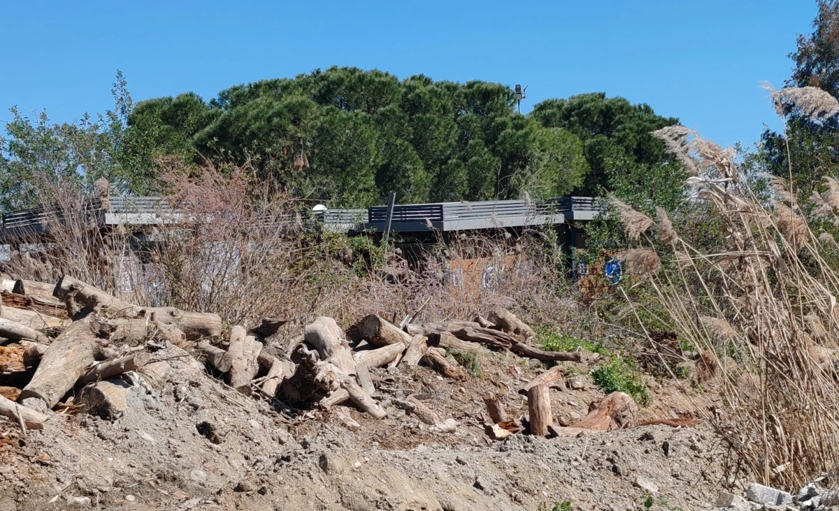 Milyonluk Kabinler Şantiyede &Ccedil;&uuml;r&uuml;yor: Bu İsrafın Hesabını Kim Verecek?