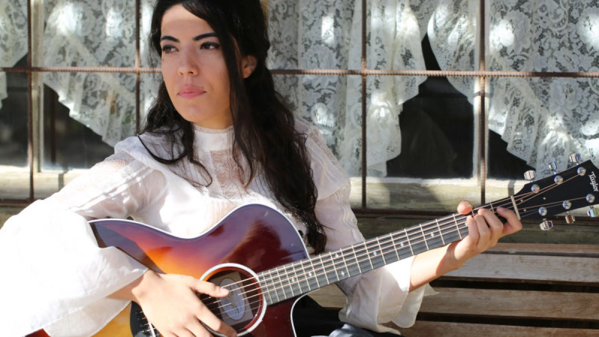 NESLİHAN, Amerika'dan Vefa Albümüyle Geri Döndü!