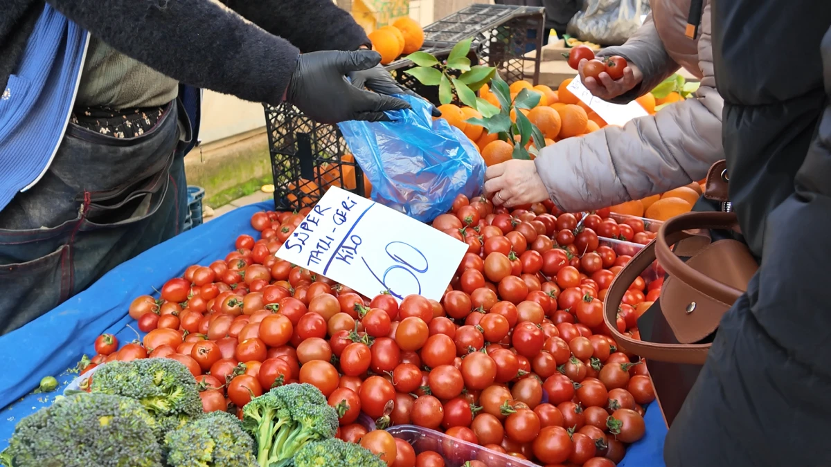 Ocak ayı enflasyonu y&uuml;zde 4,84 oldu: Vatandaş ge&ccedil;im derdinde