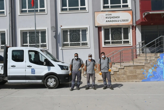 KUŞADASI BELEDİYESİ’NDEN OKULLARDA HİJYEN MESAİSİ