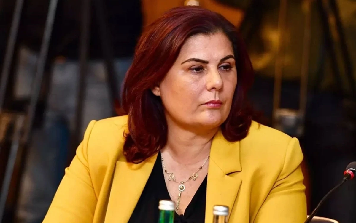 &Ouml;ZLEM &Ccedil;ER&Ccedil;İOĞLU &Ccedil;AKILDI!