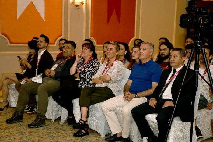 ACİL TIP ASİSTANLARI KUŞADASI’NDA BİR ARAYA GELDİ