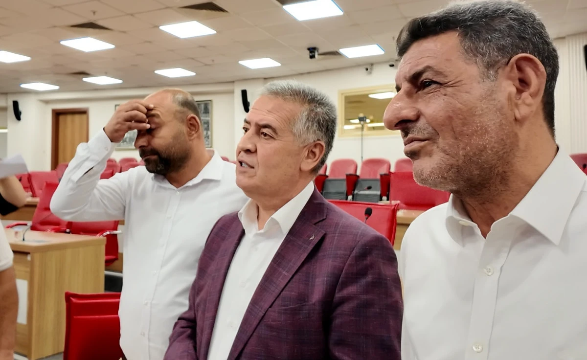 VEKT&Ouml;RLE M&Uuml;CADELEDE AKP&rsquo;NİN KAFASI KARIŞIK